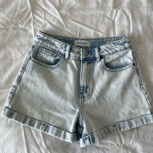 Mom shorts acid wash